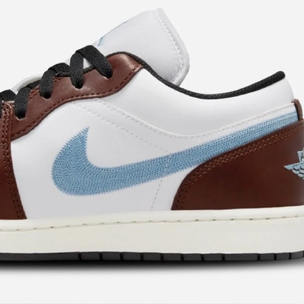 ❤️HP❤️ Air Jordan 1 Low SE V2 - Picture 6 of 6